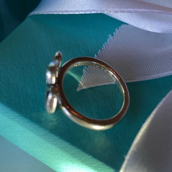 Tiffany & Co Flower Sterling Silver ring - Picture 5 of 6